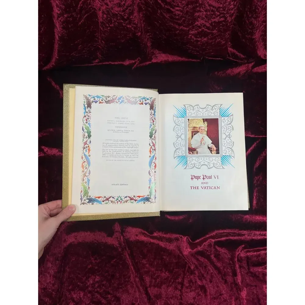 Vintage New American Family Holy Bible 1974 1975 Catholic Illustrated Hardcover